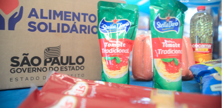 Programa distribui 2 mil cestas básicas para famílias carentes