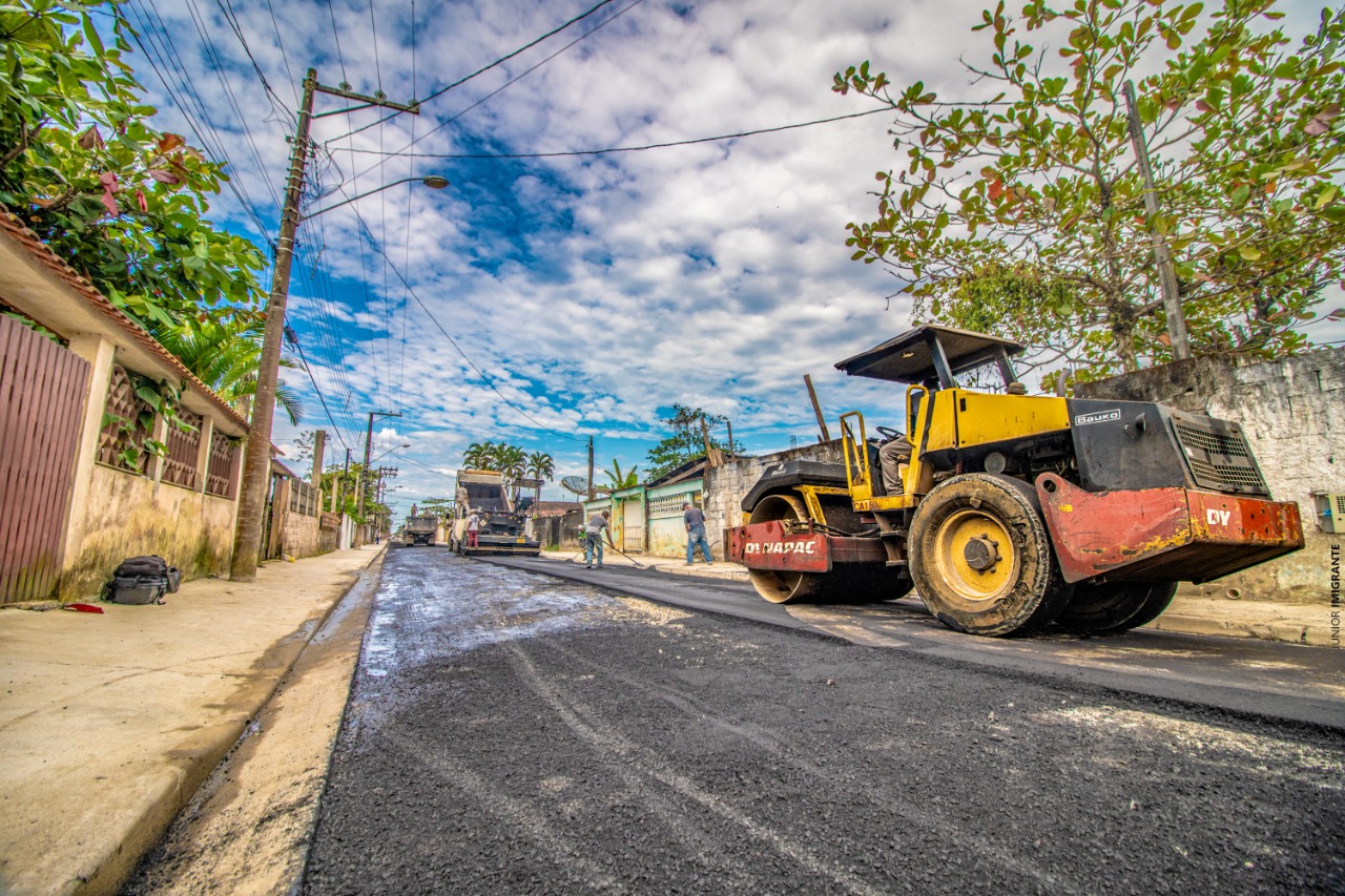 Prefeitura entrega obras de drenagem e pavimentação da Oswaldo Cruz, no Centro