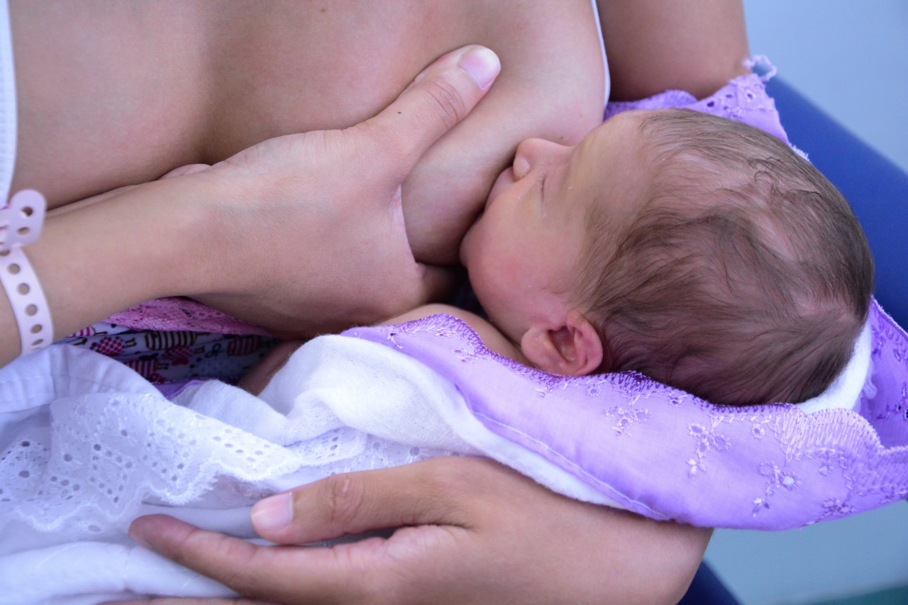 Hospital de Bertioga realiza ação de conscientização  na Semana Mundial do Aleitamento Materno