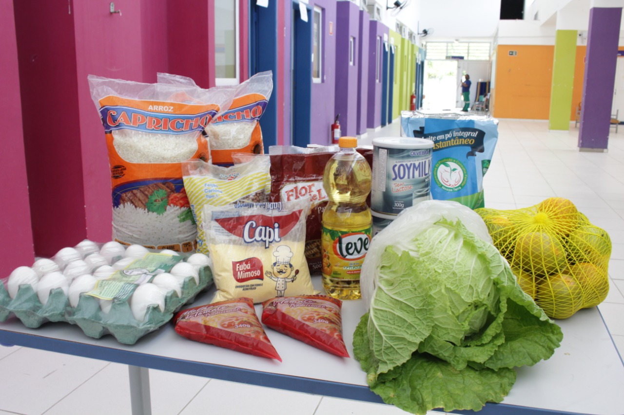Mais de 7.600 kits de alimentos serão entregues para alunos da rede municipal