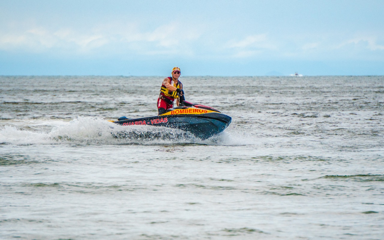 Bertioga recebe nova moto aquática de salvamento