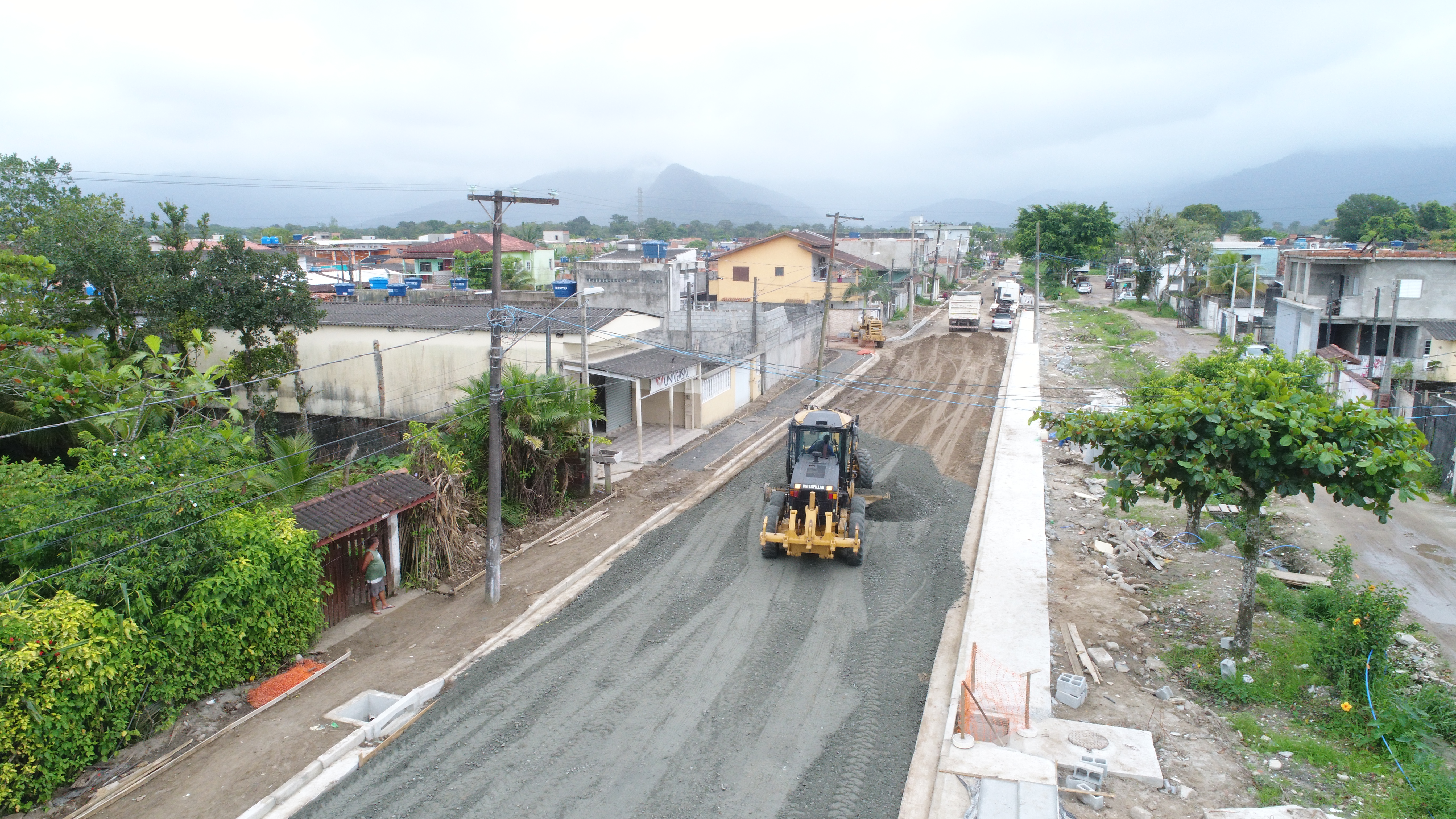 Obras de drenagem e pavimentação no Chácaras avançam