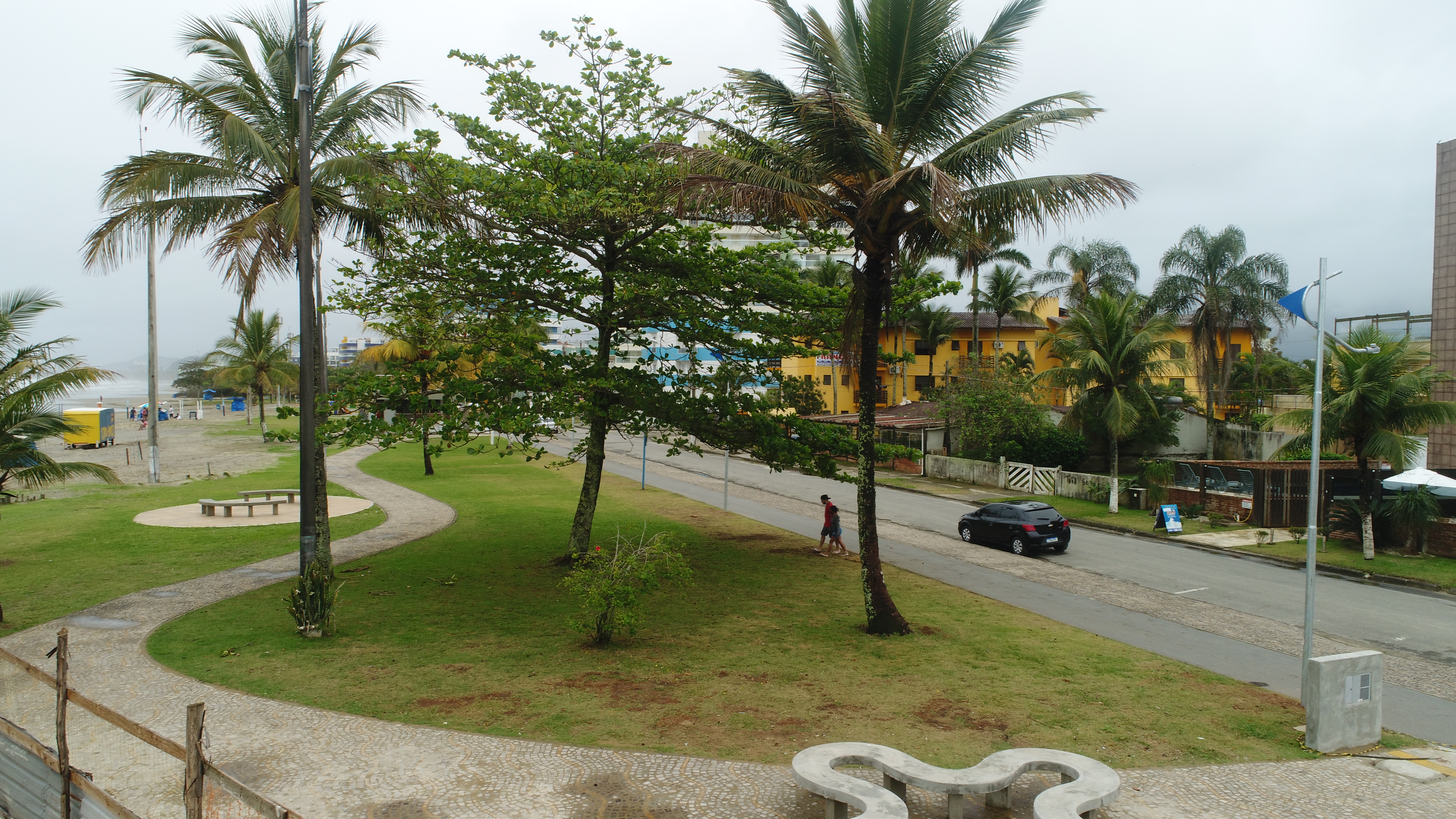 Avenida Tomé de Souza recebe novo asfalto e diversas melhorias