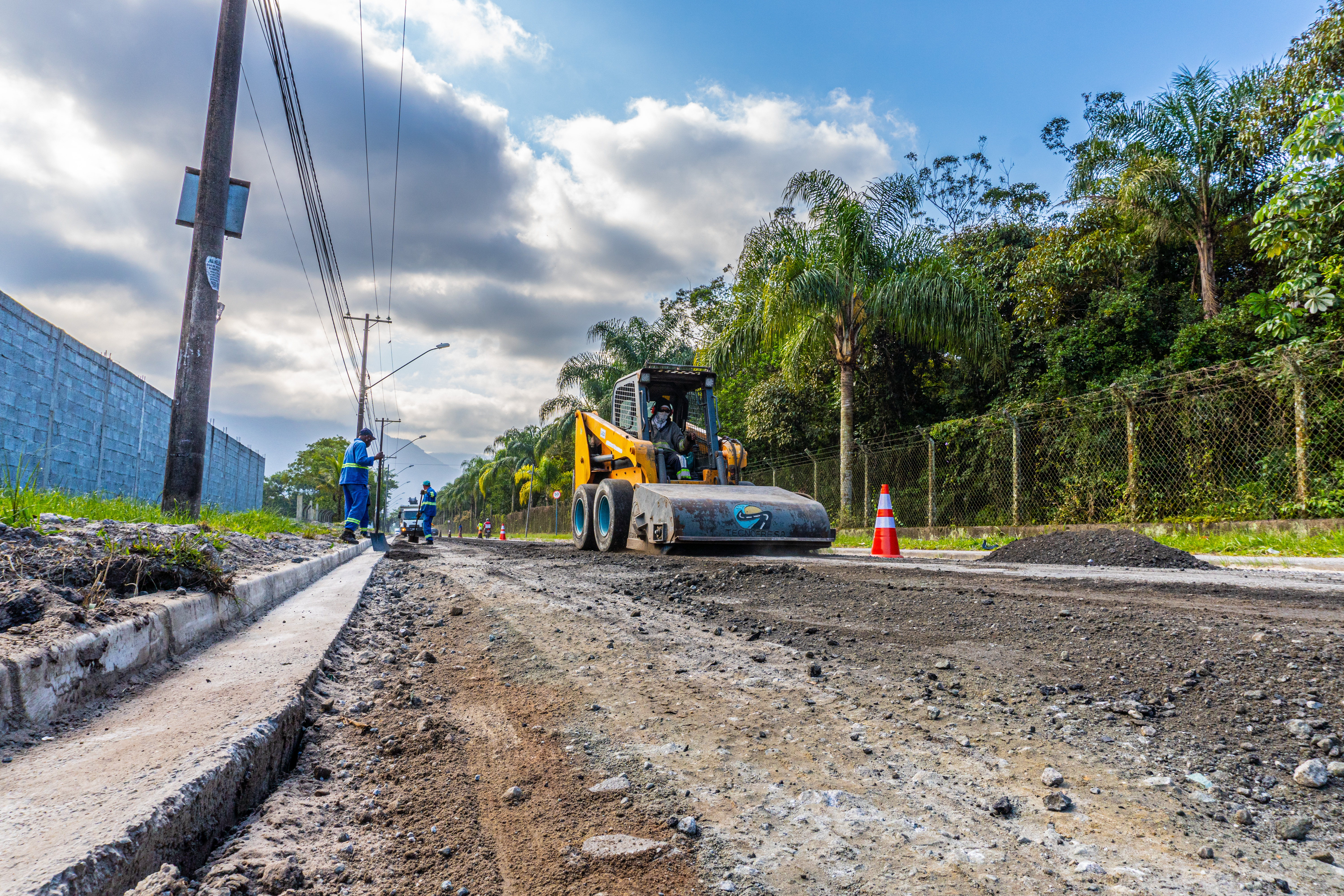 Rua Pr. Djalma da Silva Coimbra recebeu obras de fresagem na quarta (26)