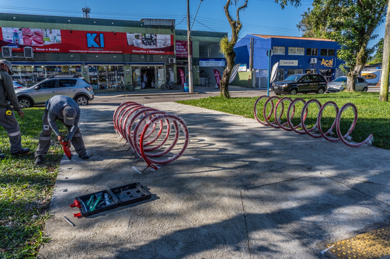 Prefeitura de Bertioga instala novos bicicletários