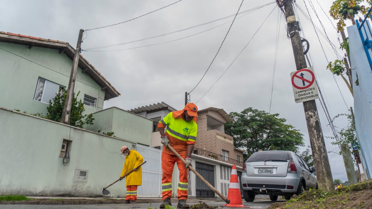 Bairros de Bertioga recebem zeladoria