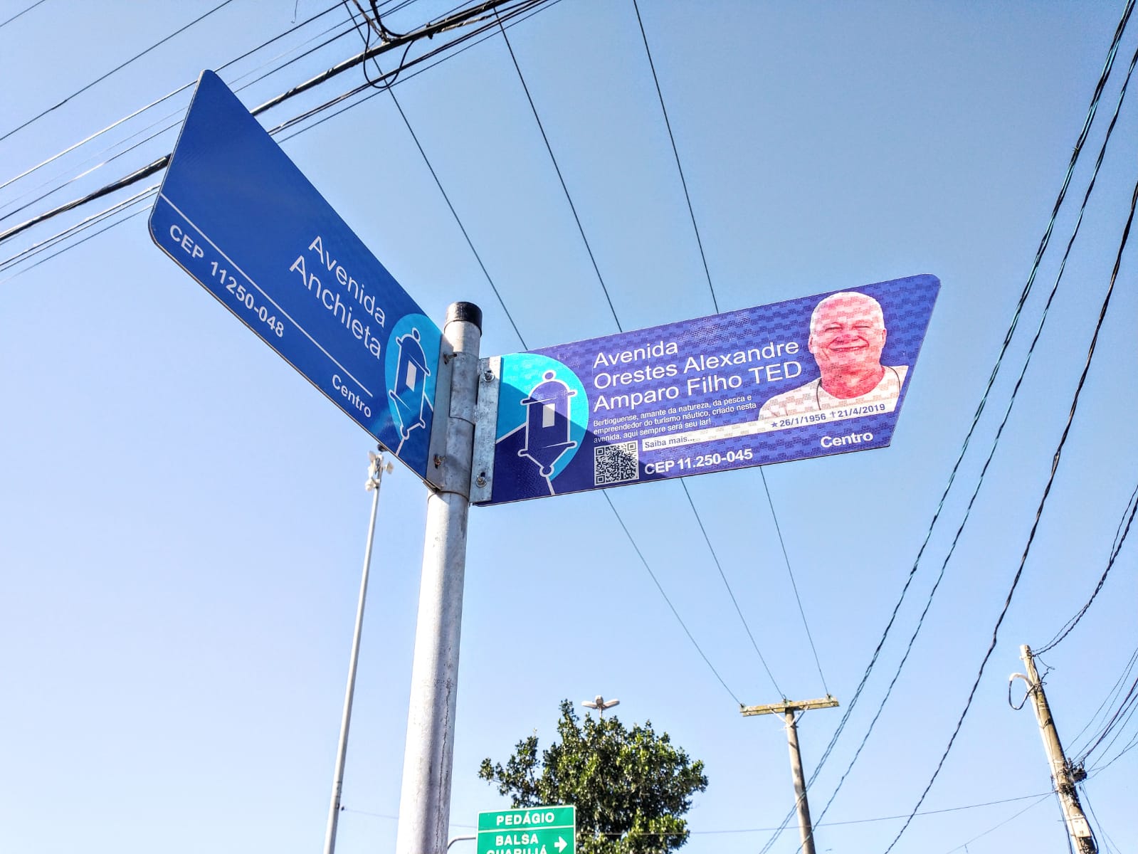 Novas placas do projeto “Ruas e Memórias” são instaladas em Bertioga