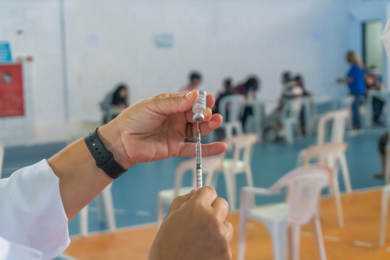 Mais de 3000 doses de vacina contra a Covid-19 são aplicadas em Bertioga nesta semana