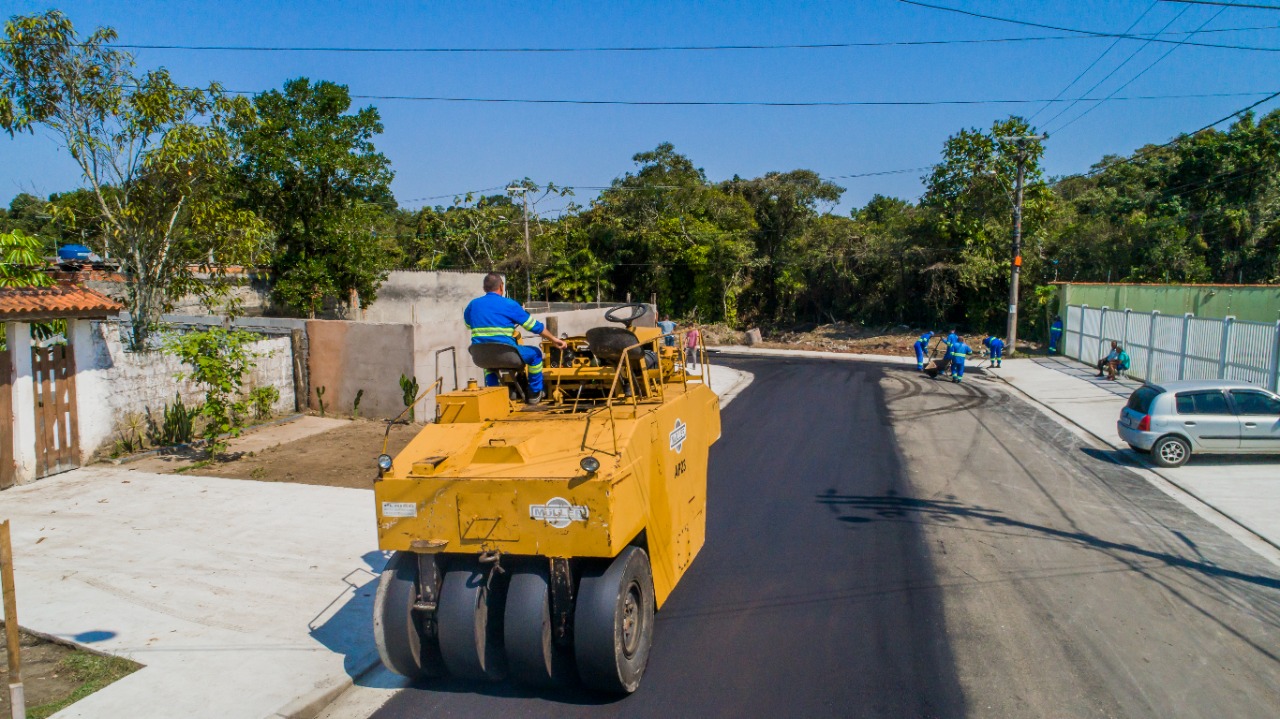 Centro e Rio da Praia recebem pavimentação