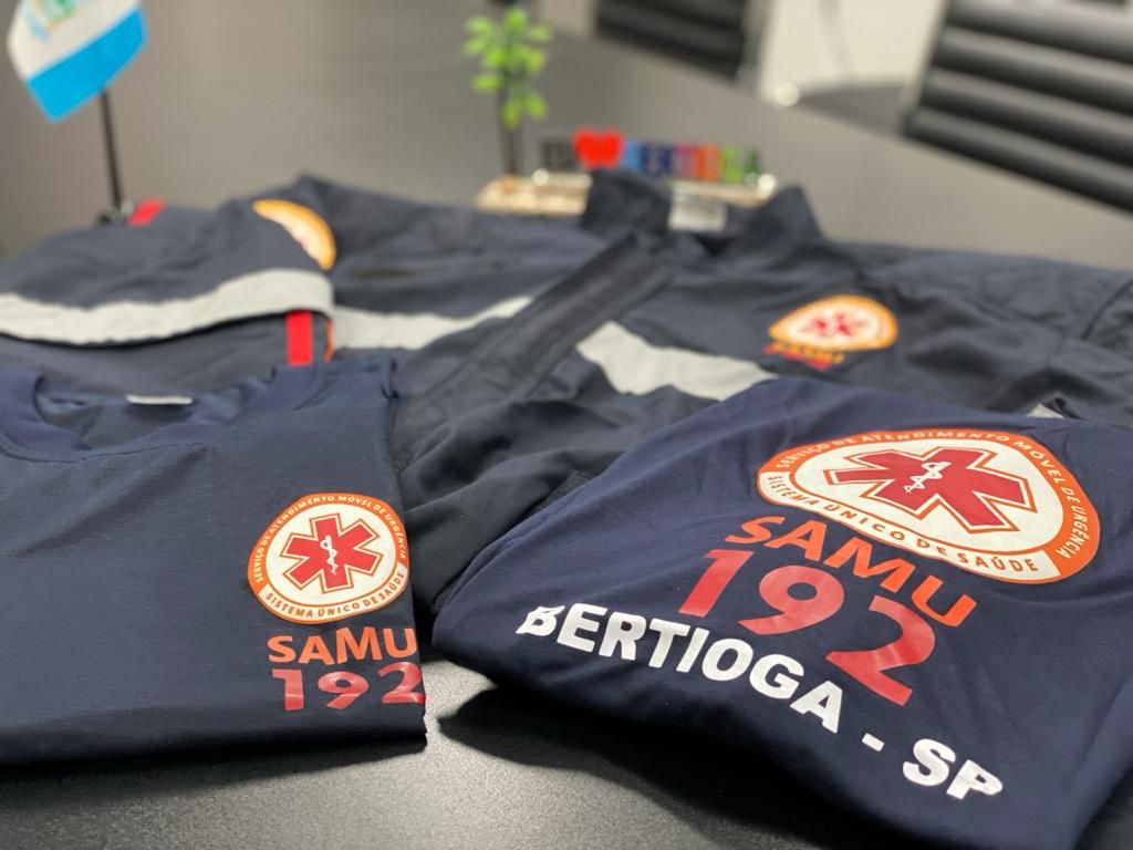 Bertioga entrega novos uniformes aos profissionais do SAMU
