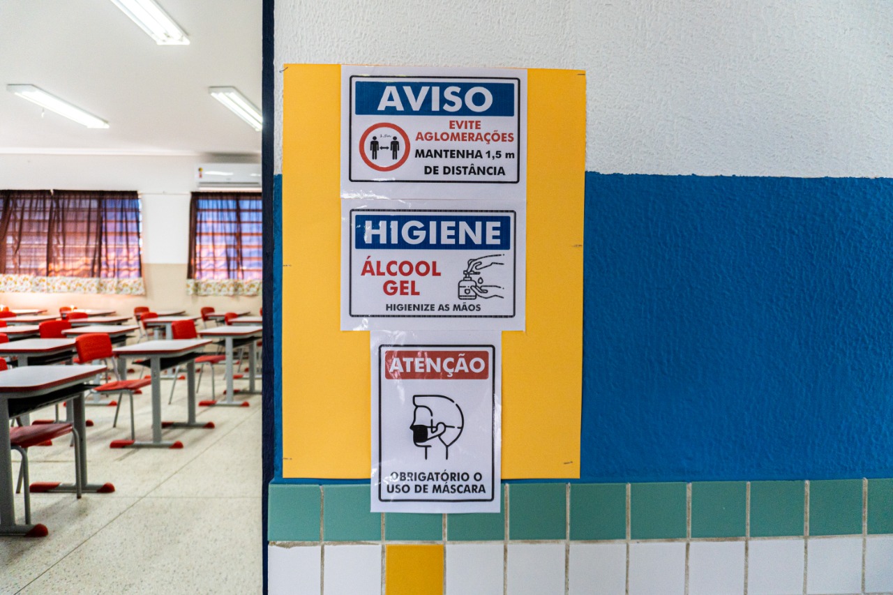 Vigilância à Saúde de Bertioga realiza orientações sobre a Covid-19 em unidade de ensino do Município