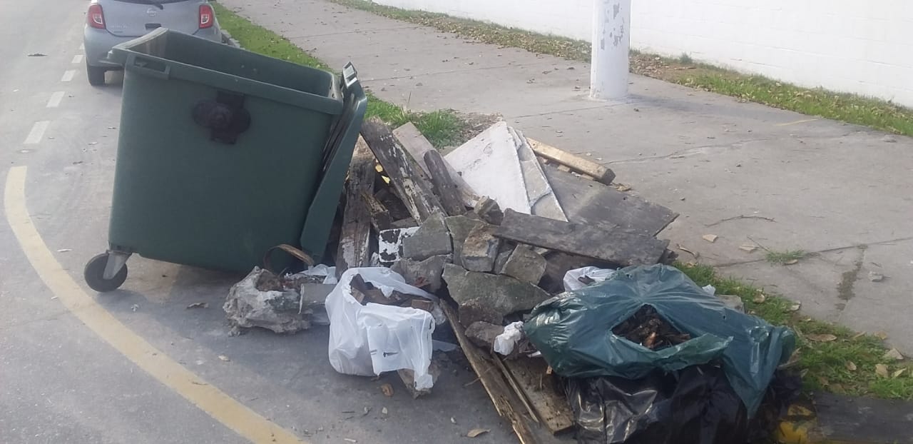 Prefeitura realiza campanha de conscientização sobre descarte de lixo