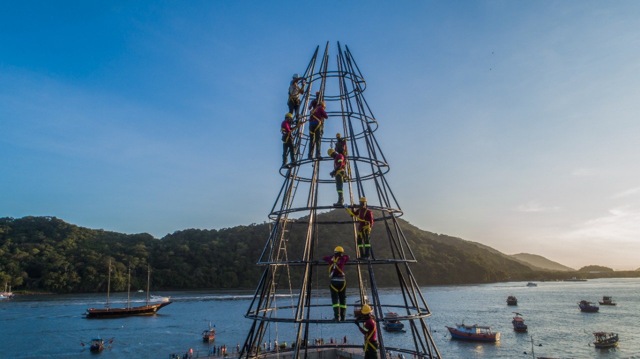 Bertioga recebe iluminação especial para a chegada do natal