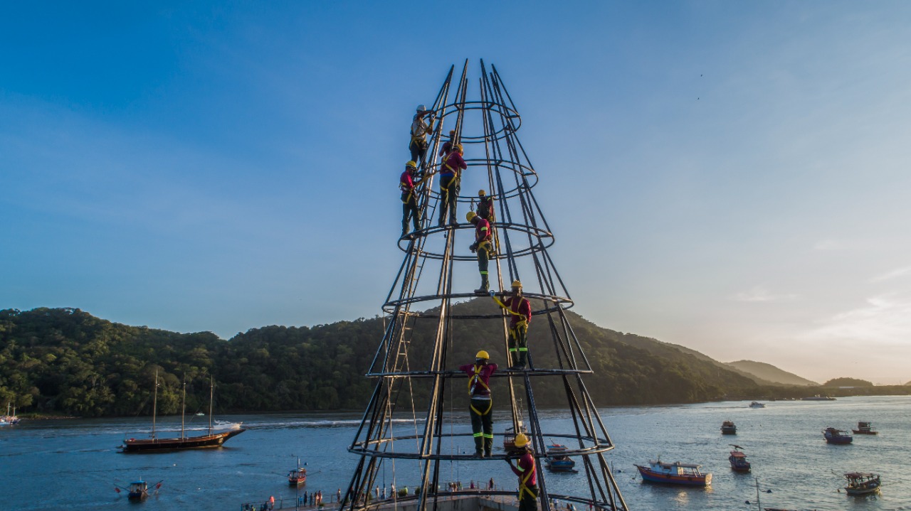 Bertioga recebe iluminação especial para a chegada do natal