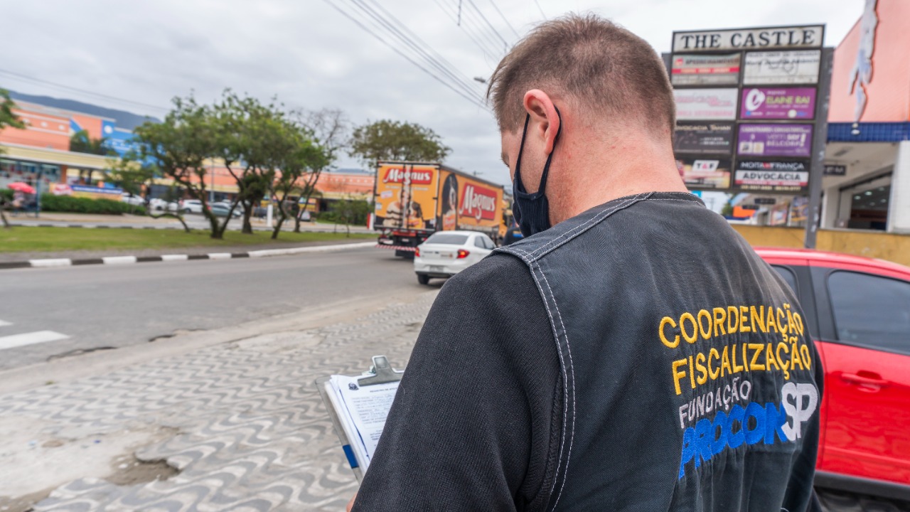 Comércios em Bertioga são fiscalizados pelo Procon/SP