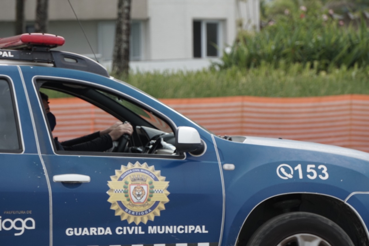 GCM de Bertioga impede tentativa de furto de fiação da iluminação pública