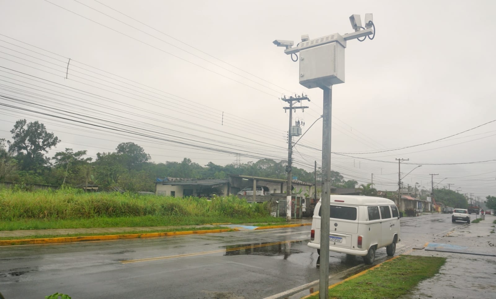 Novos radares são instalados em Bertioga para coibir excesso de velocidade