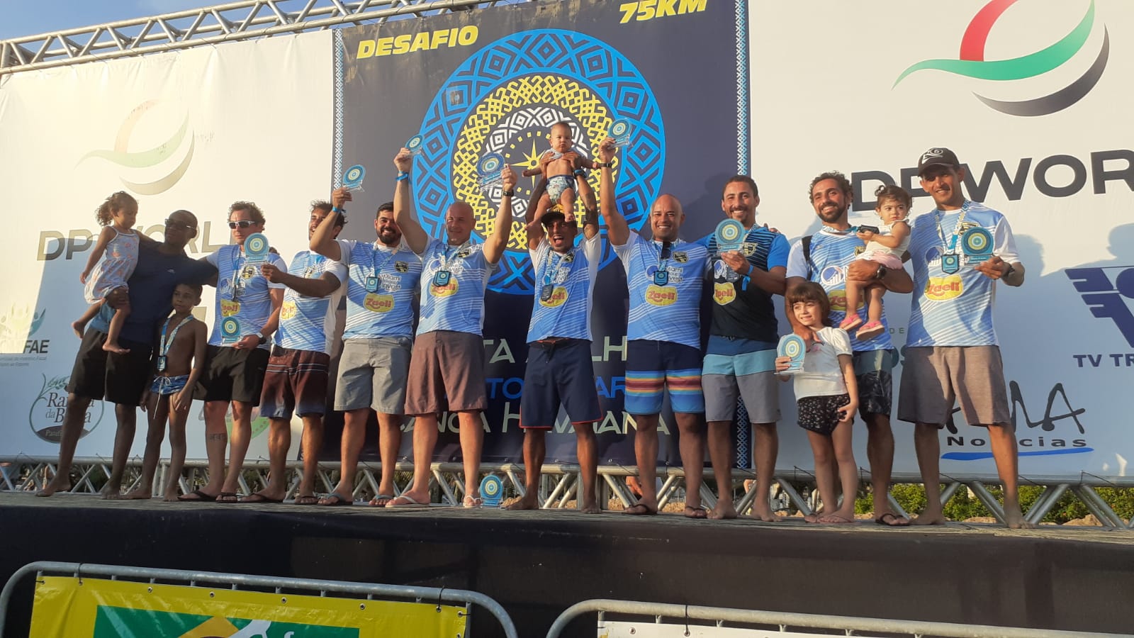 Equipes de canoagem havaiana de Bertioga conquistam 1º e 2º lugar na 19ª Volta à Ilha de Santo Amaro