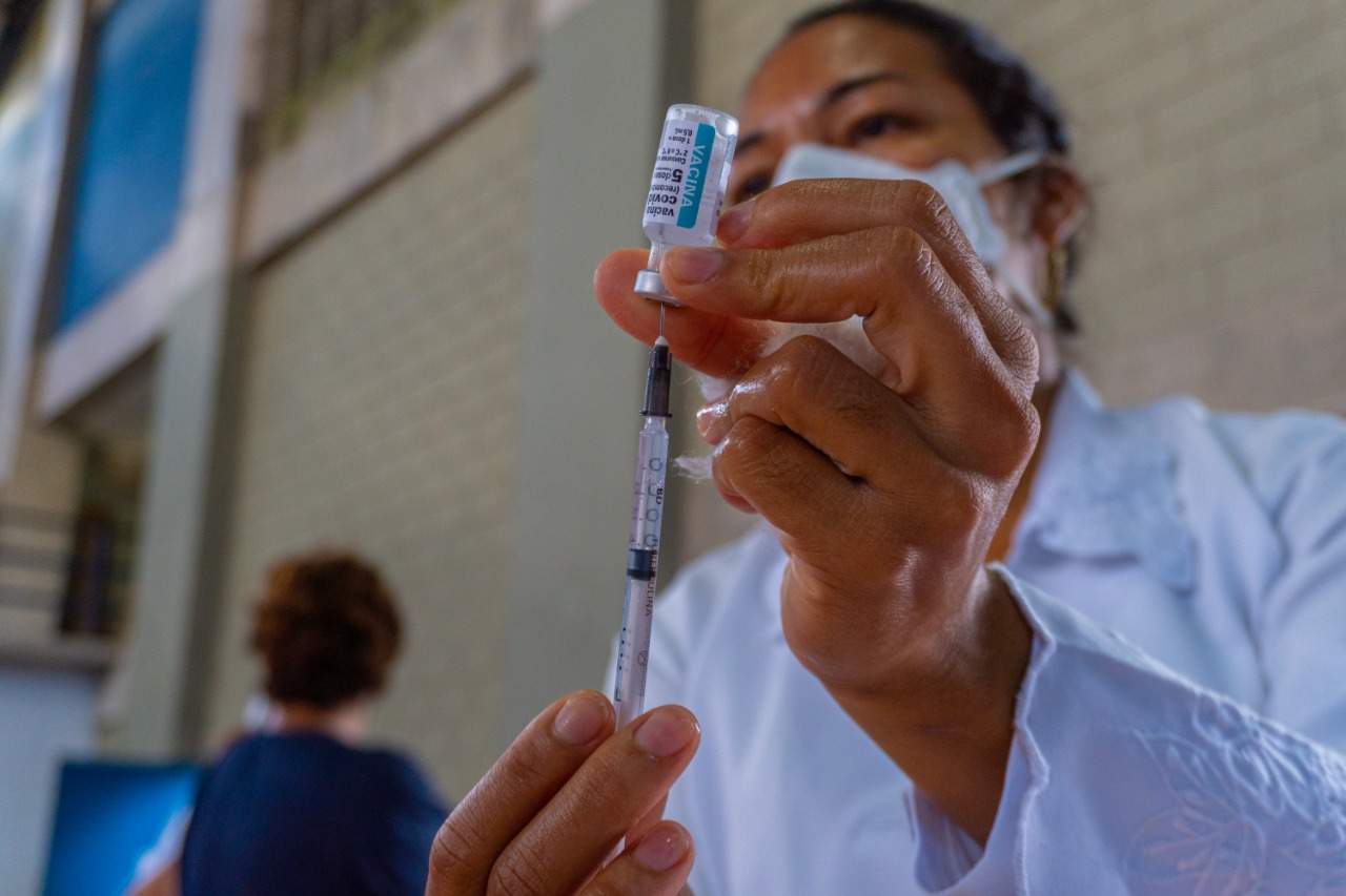 Bertioga realiza Corujão da Vacinação