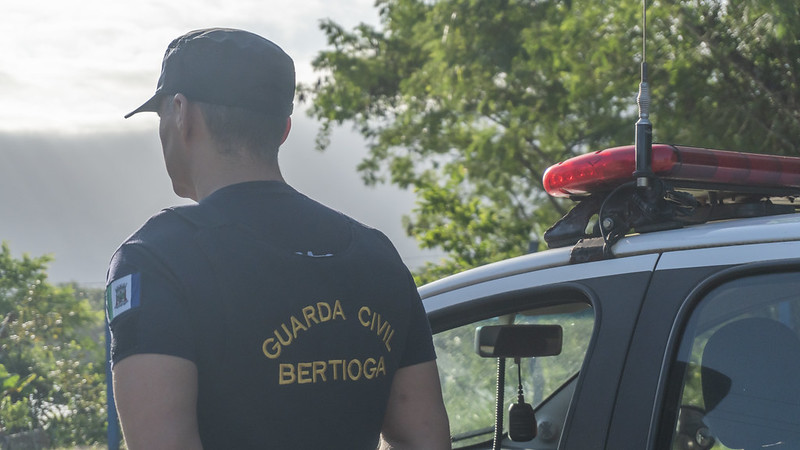 Dois homens são capturados pela Guarda Civil de Bertioga por furto de fiação elétrica
