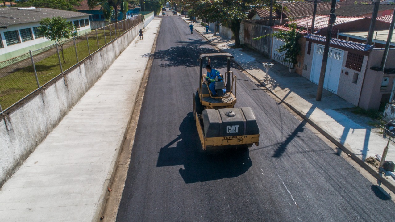 Centro e Rio da Praia recebem pavimentação