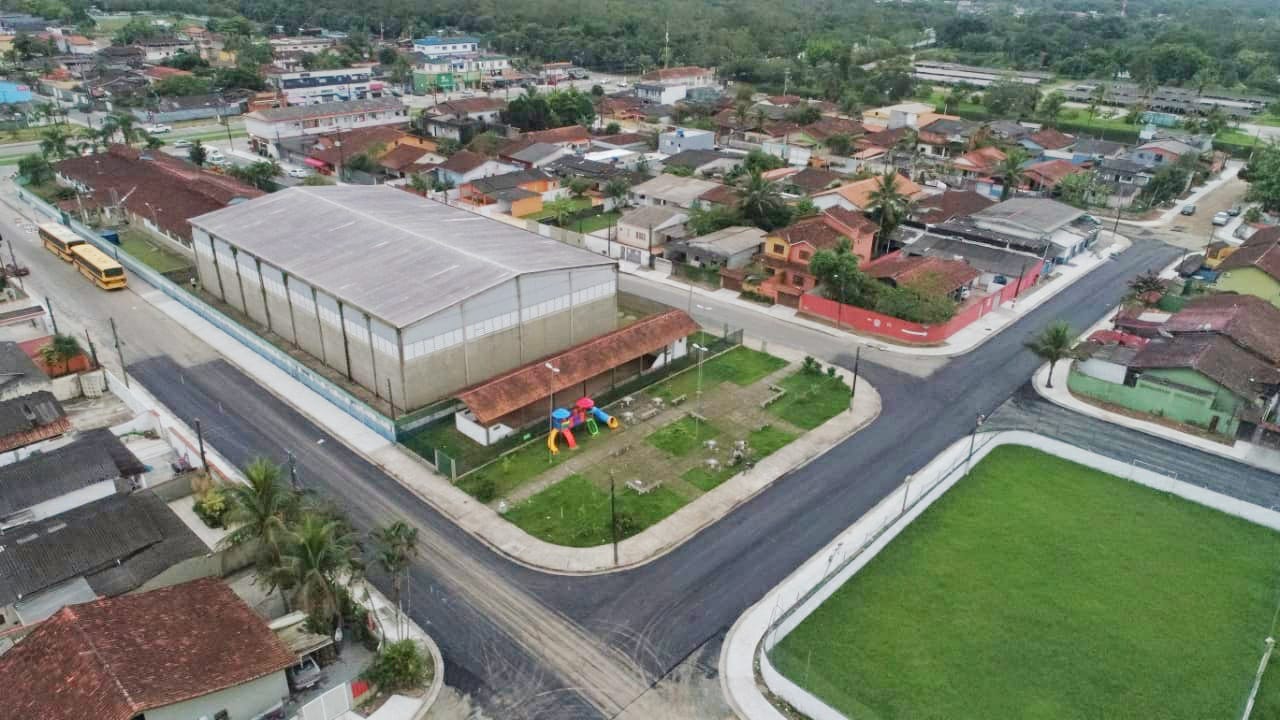 Prefeitura leva asfalto a mais ruas do Rio da Praia