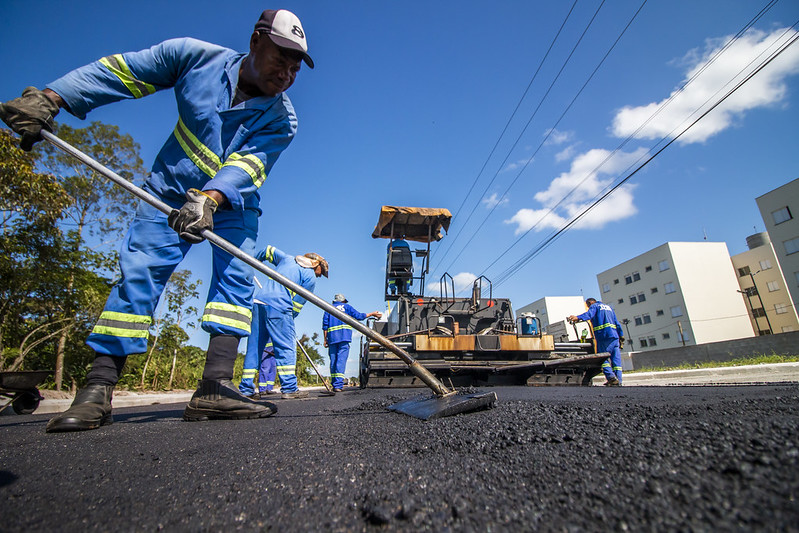 Avenida Marginal Norte, em Bertioga, recebe pavimentação