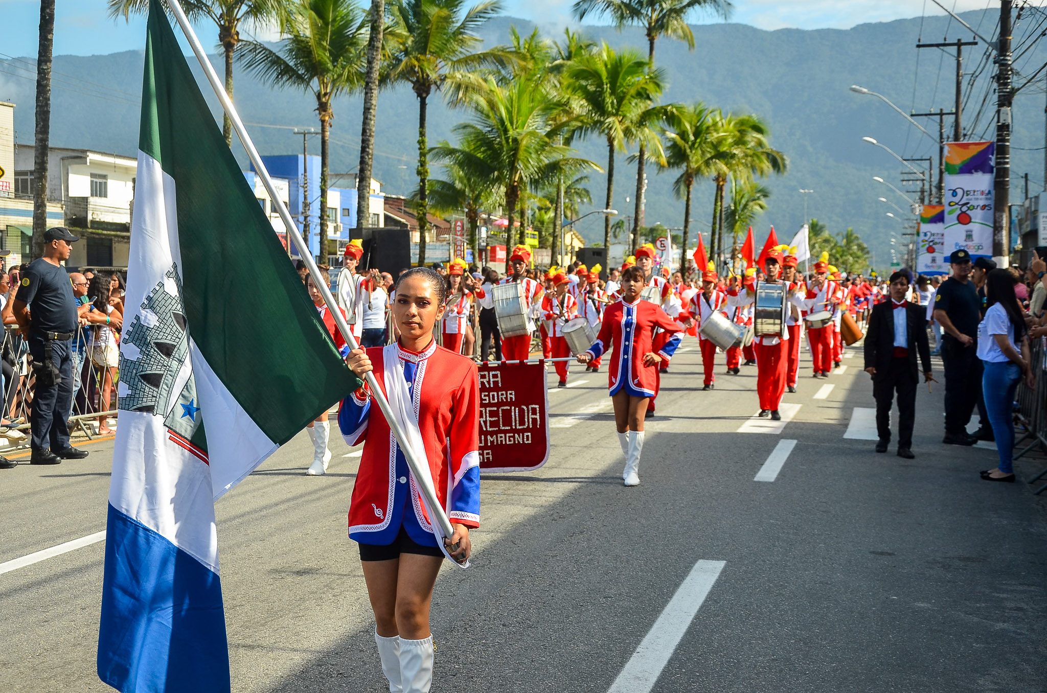 Desfile Cívico-Militar e Hasteamento de Bandeiras marcam programação de 31 anos de Bertioga