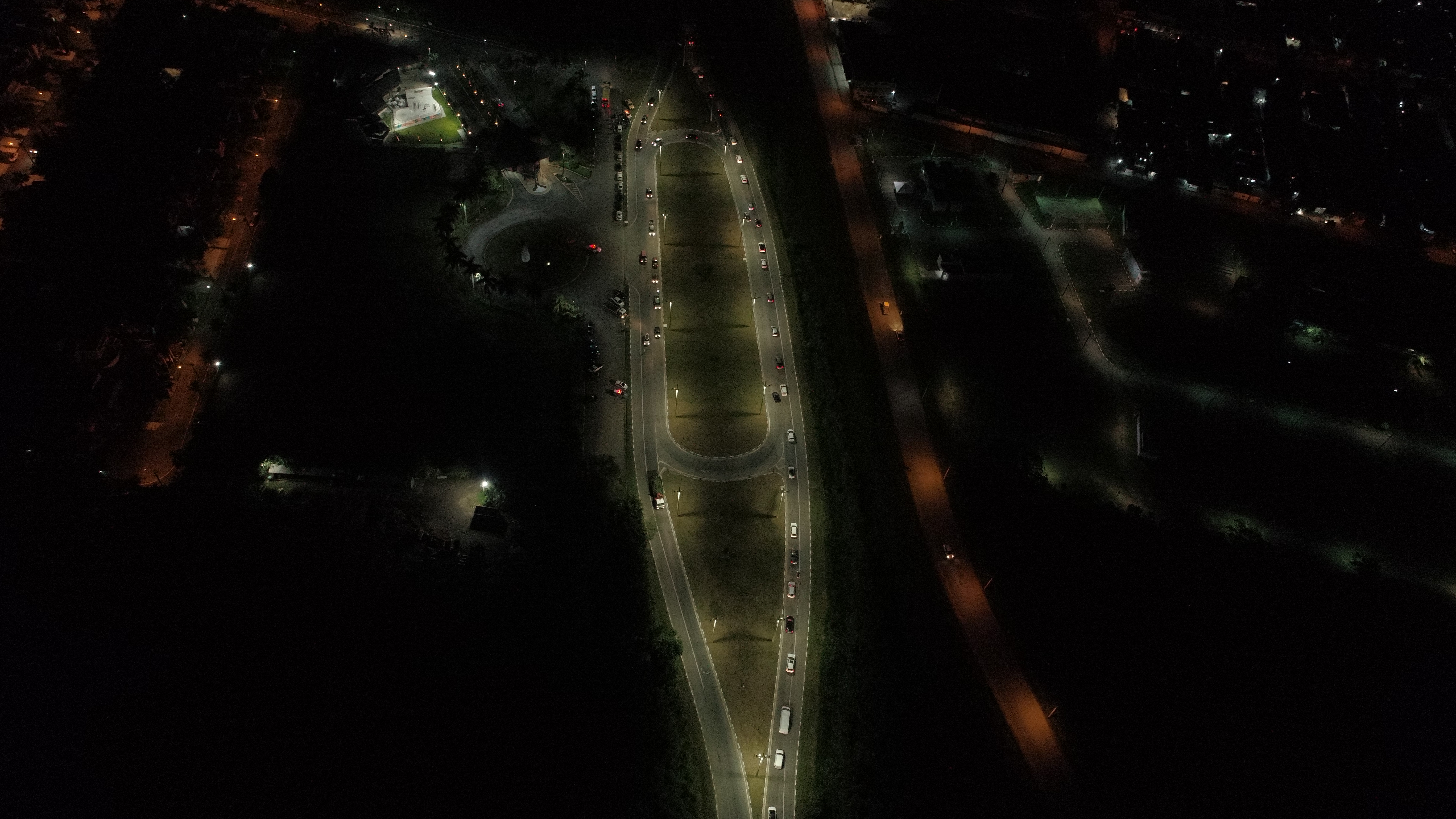 Prefeitura entrega iluminação do Trevo do Chácaras