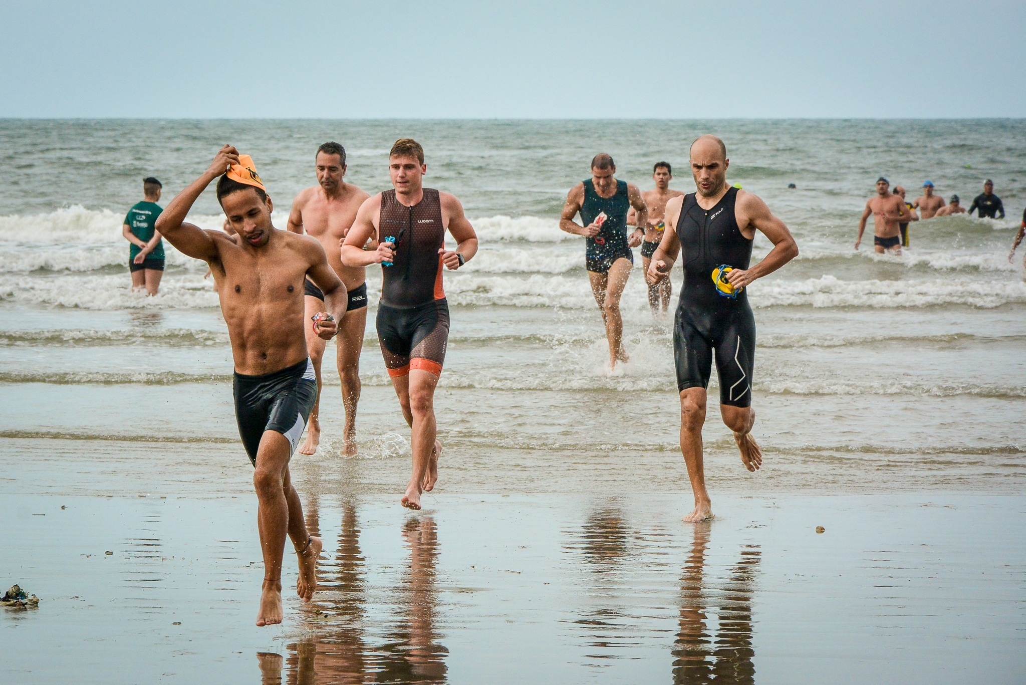 Super League Triathlon Noturno 2022 acontece em Bertioga neste sábado (25)