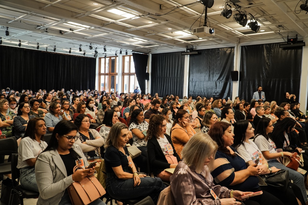 Bertioga recebe encontro regional sobre boas práticas pedagógicas na educação infantil