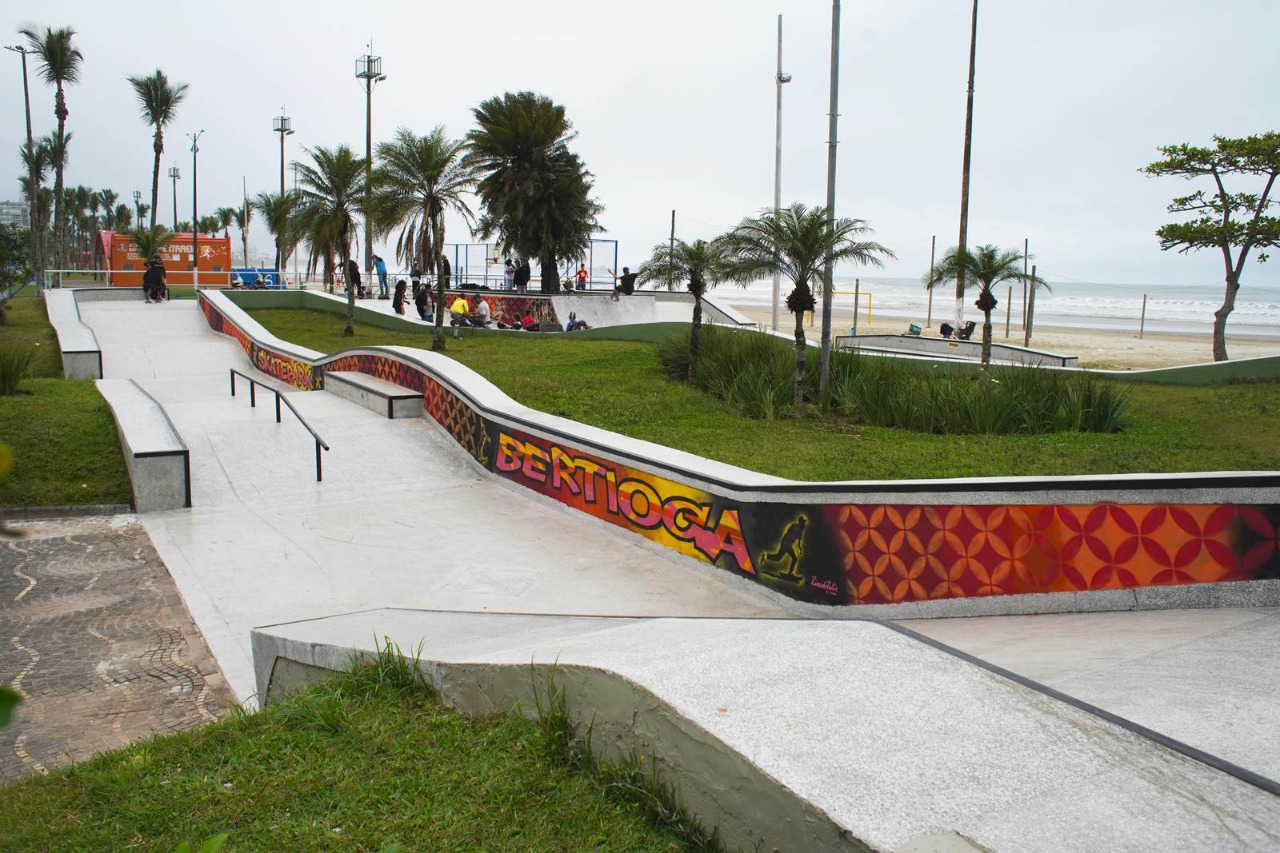 Prefeitura entrega revitalização do Skatepark, do Complexo Pé N’Areia