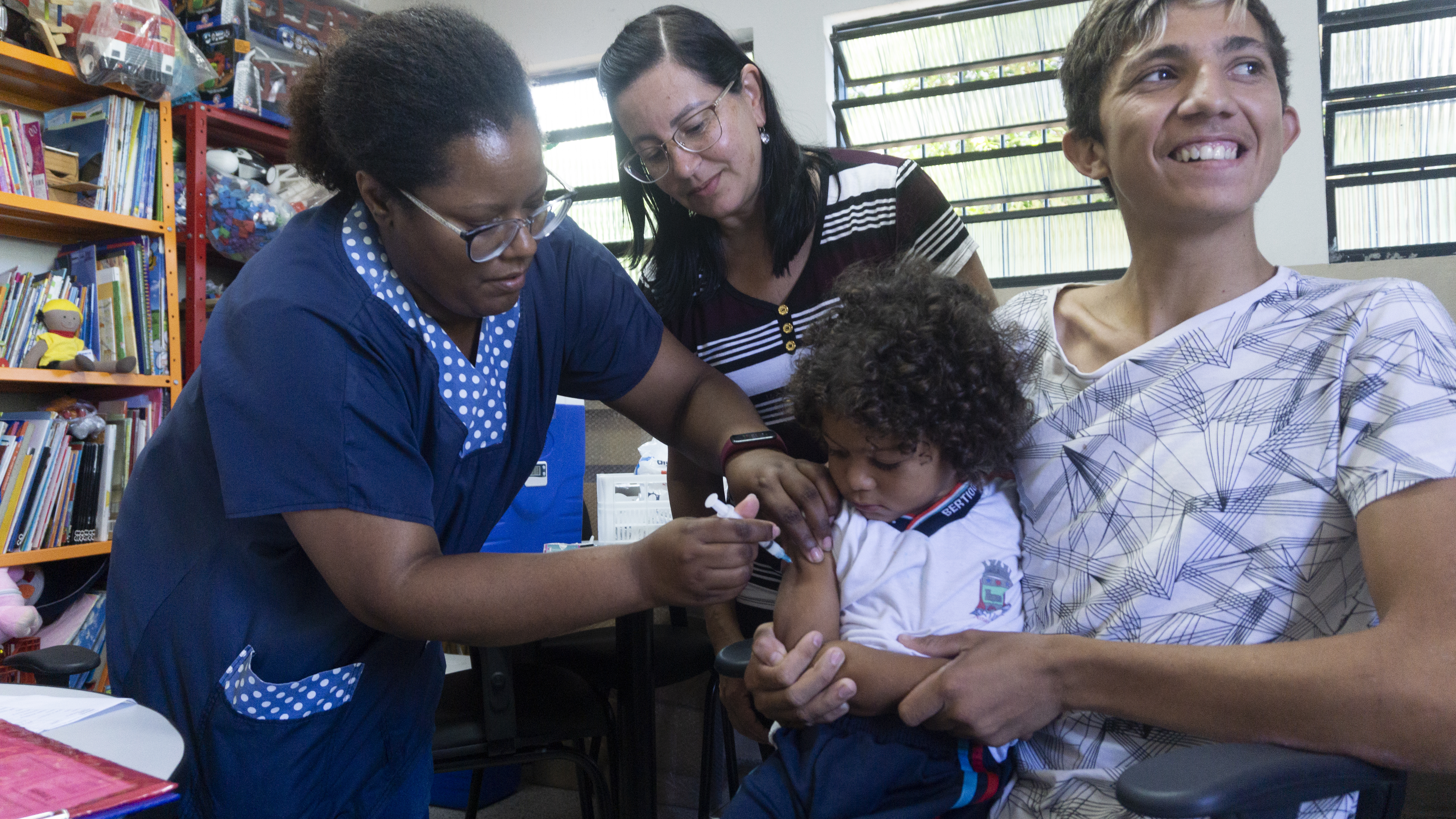 Prefeitura leva vacinação para as escolas da rede municipal