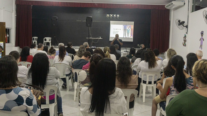 Bertioga promove palestra sobre análise comportamental em "5º Encontro de Pais de Alunos da Educação Especial, Professores e Gestores"