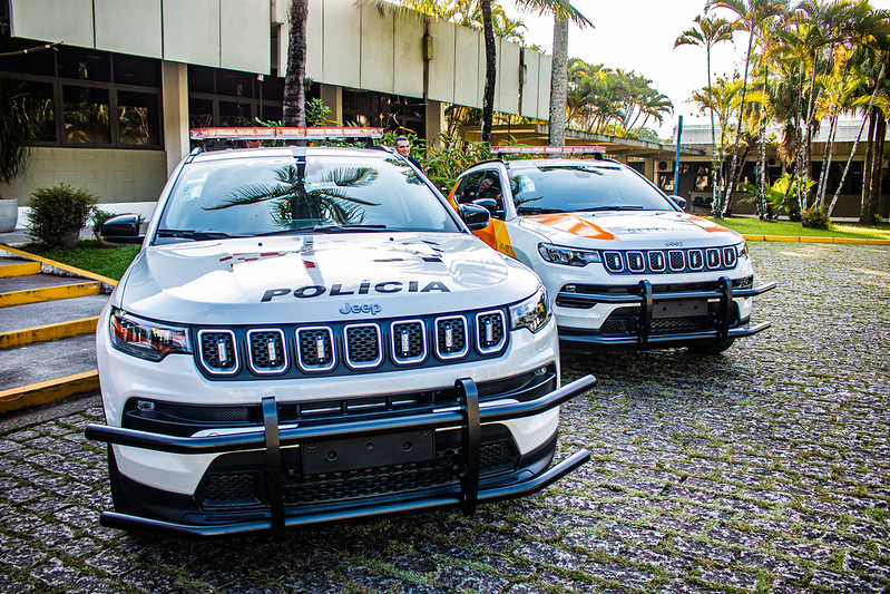 Prefeitura entrega novas viaturas para a Polícia Militar e equipe de trânsito