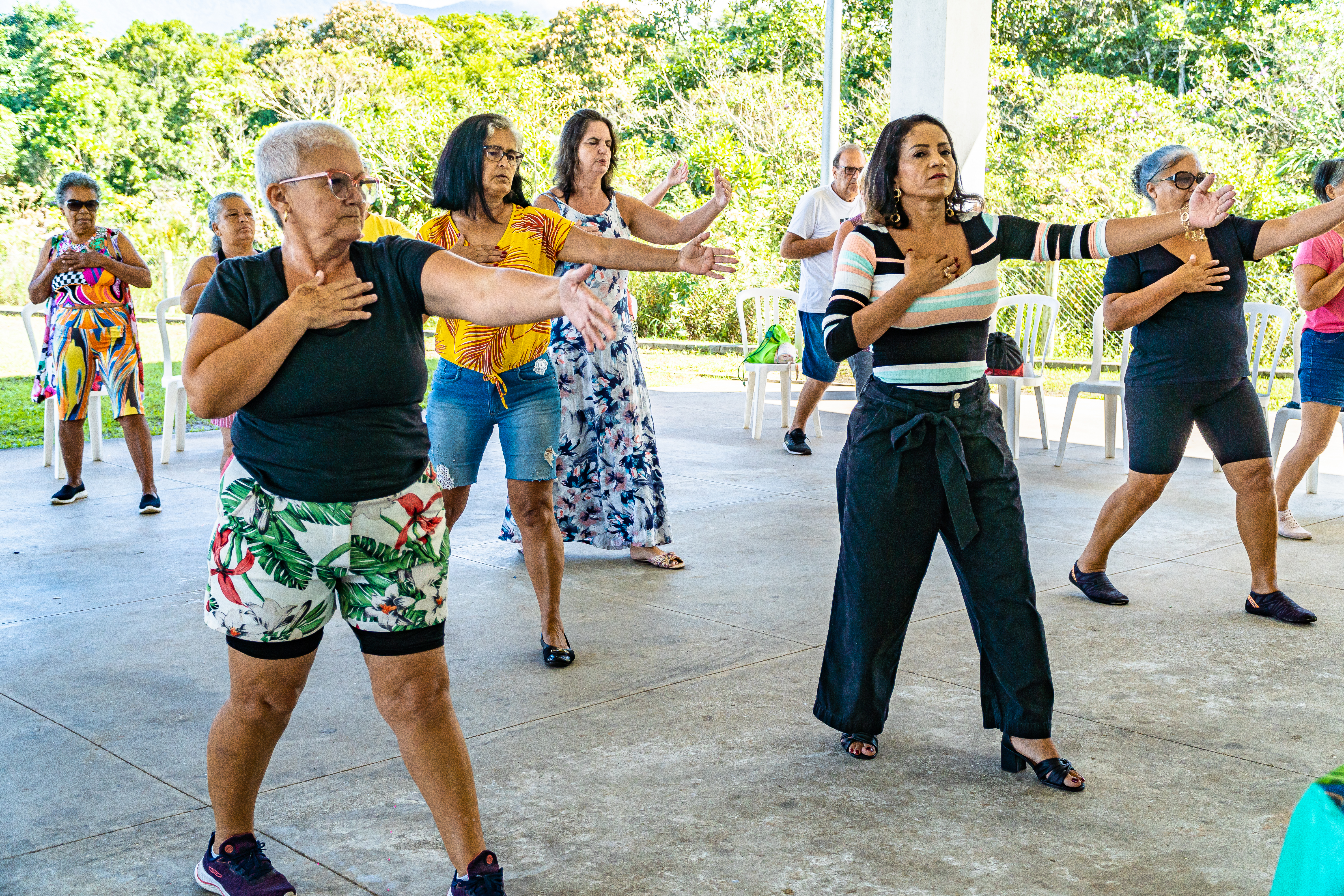 CRAS Bertioga realiza oficina de meditação e técnica de respiração para pessoas idosas