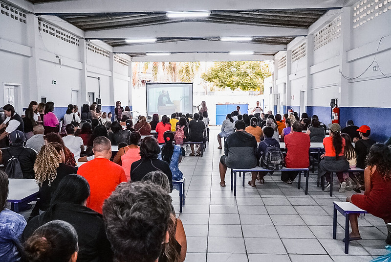 Professores e pais recebem orientação sobre Educação Sexual para crianças e adolescentes