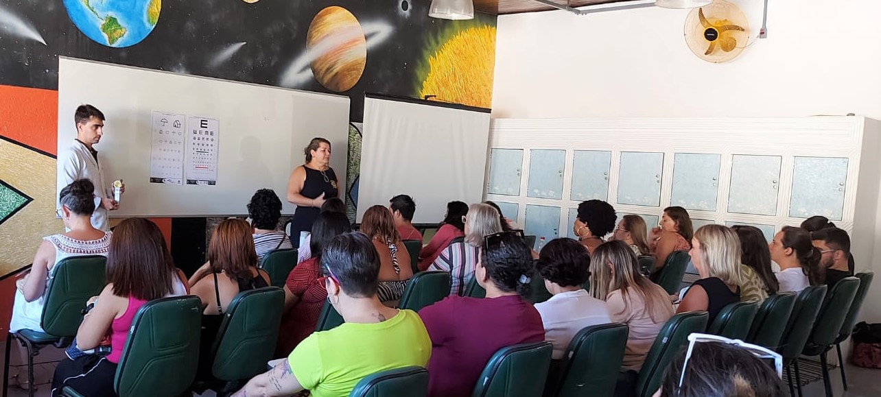 Professores da Rede Municipal recebem capacitação sobre saúde da visão