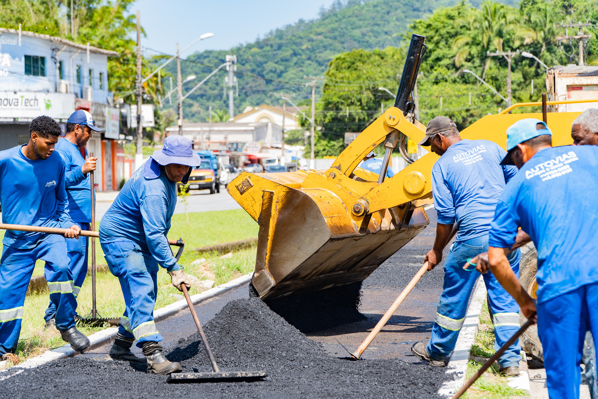 Revitalização da Av. Anchieta avança com extensão da ciclovia e novos bolsões de estacionamento