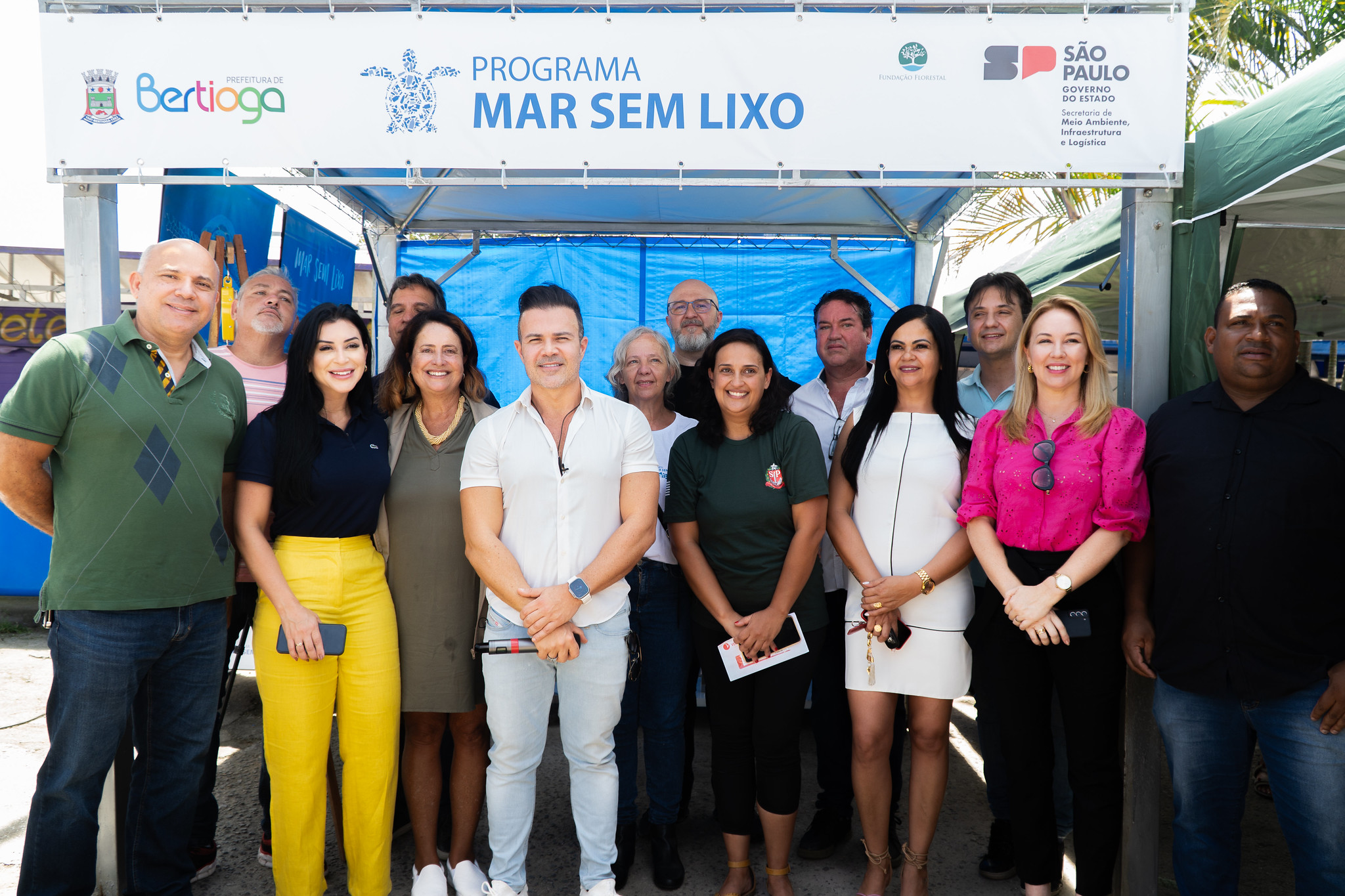 Bertioga lança projeto que prevê pagamento a pescadores por recolhimento de lixo do mar