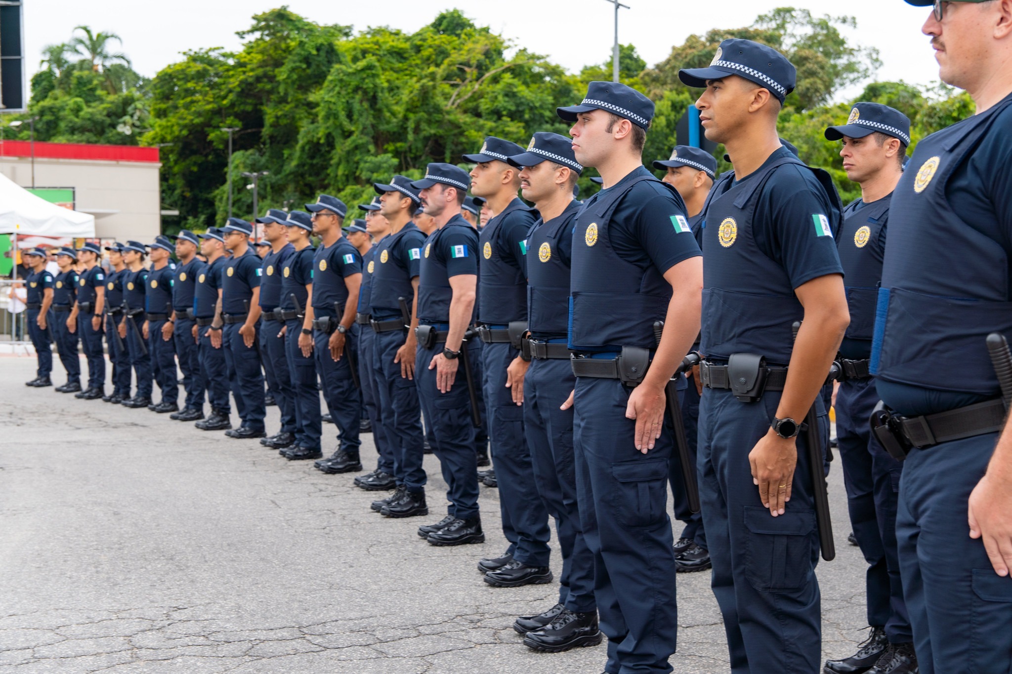 Bertioga mais que dobra o efetivo da segurança com a posse de 100 novos GCMs