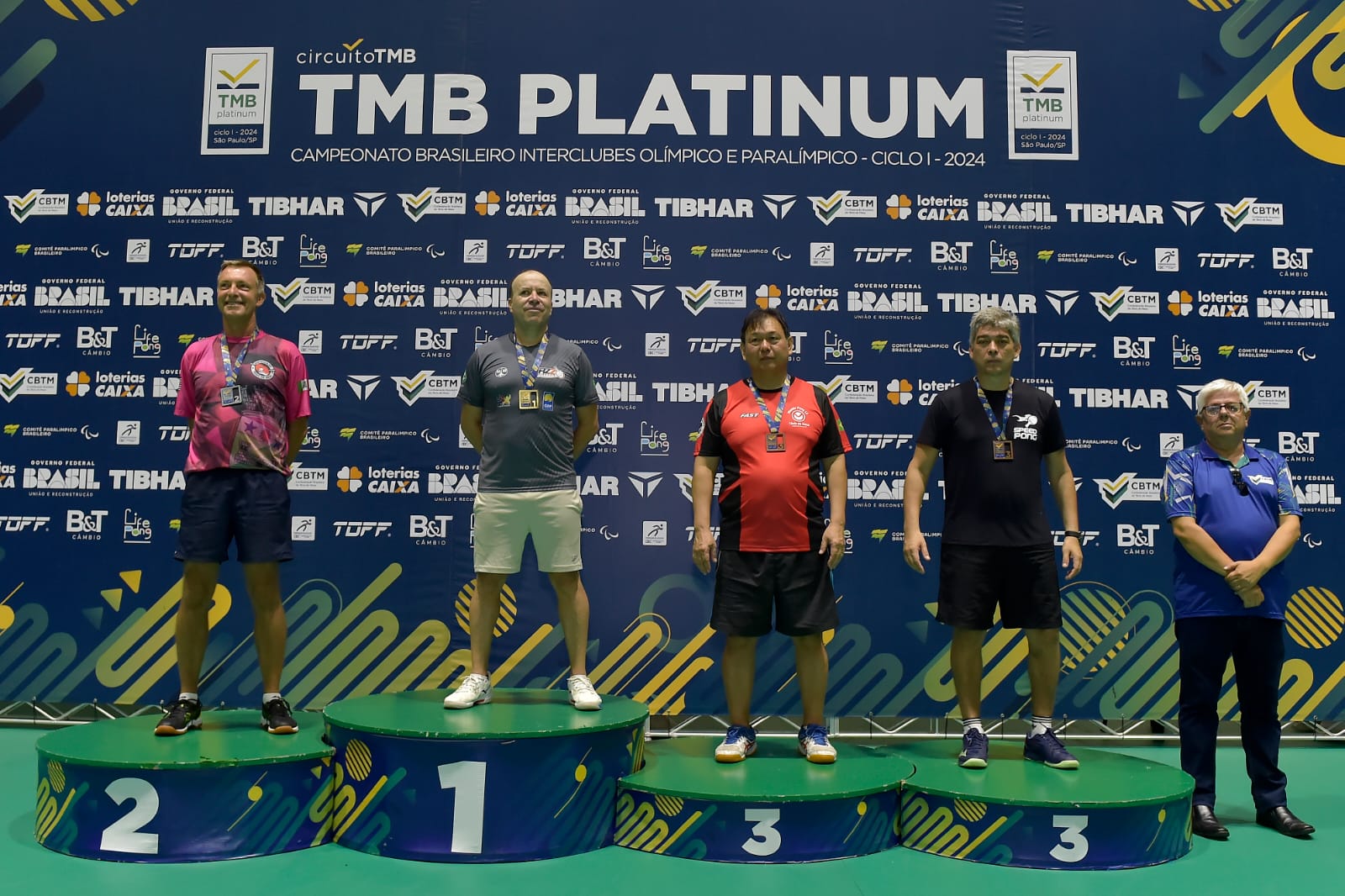 Bertioga brilha no brasileiro de tênis de mesa com duas medalhas de prata