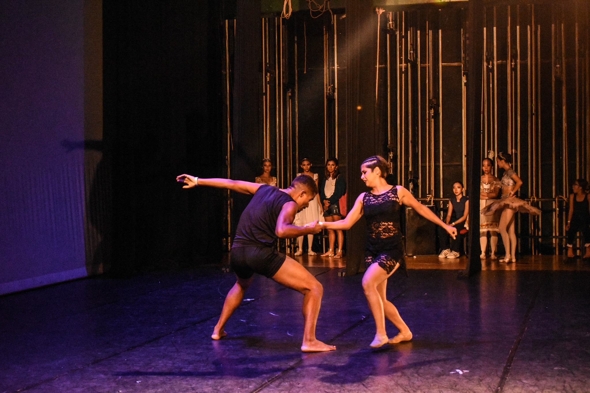 Bailarinos de Bertioga apresentam coreografias premiadas para celebrar o Dia Internacional da Dança, nesta segunda (29)