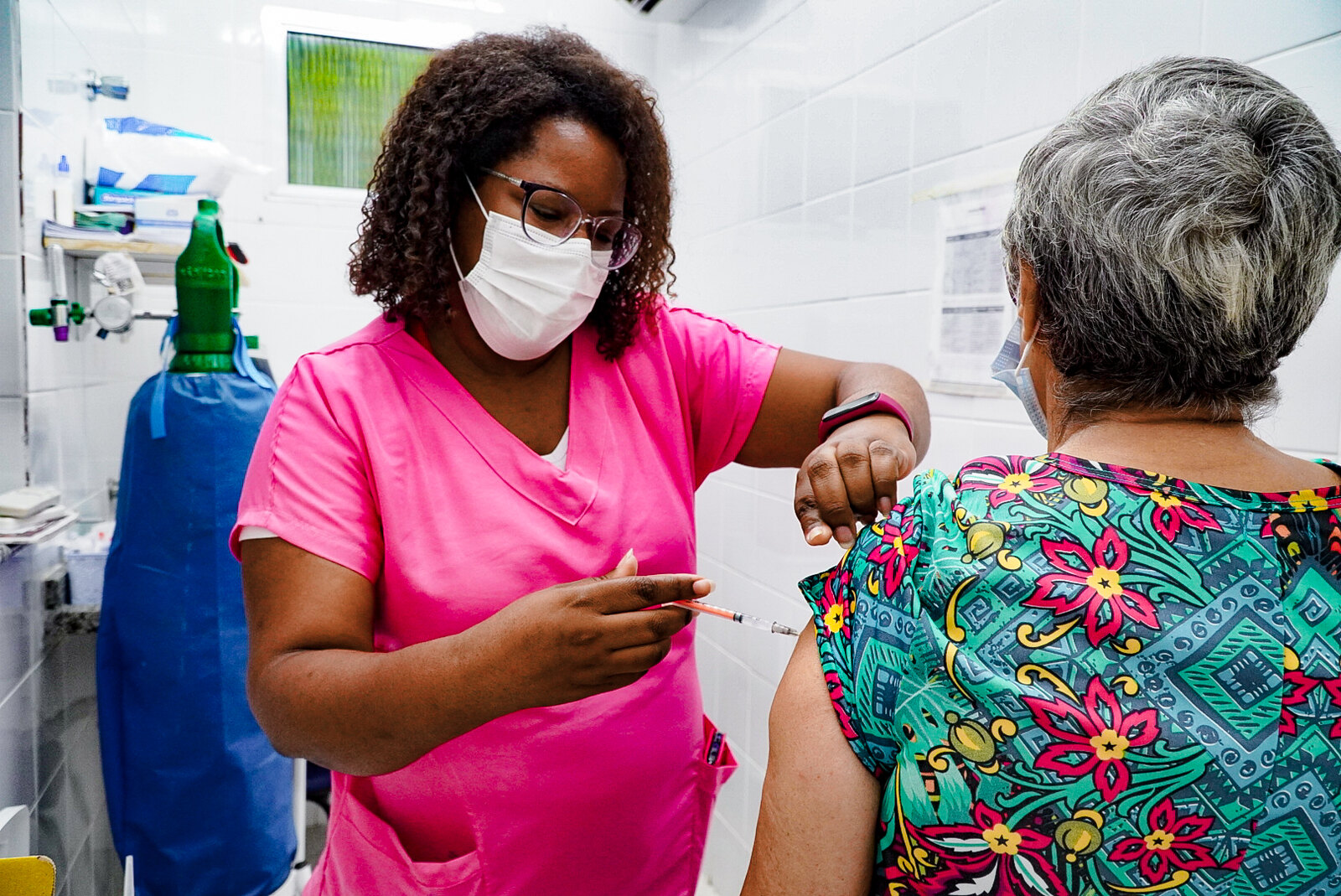 Vacina contra a gripe continua disponível em cinco postos de saúde de Bertioga