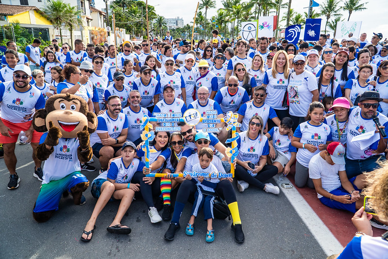 600 pessoas caminharam pela Inclusão em Bertioga