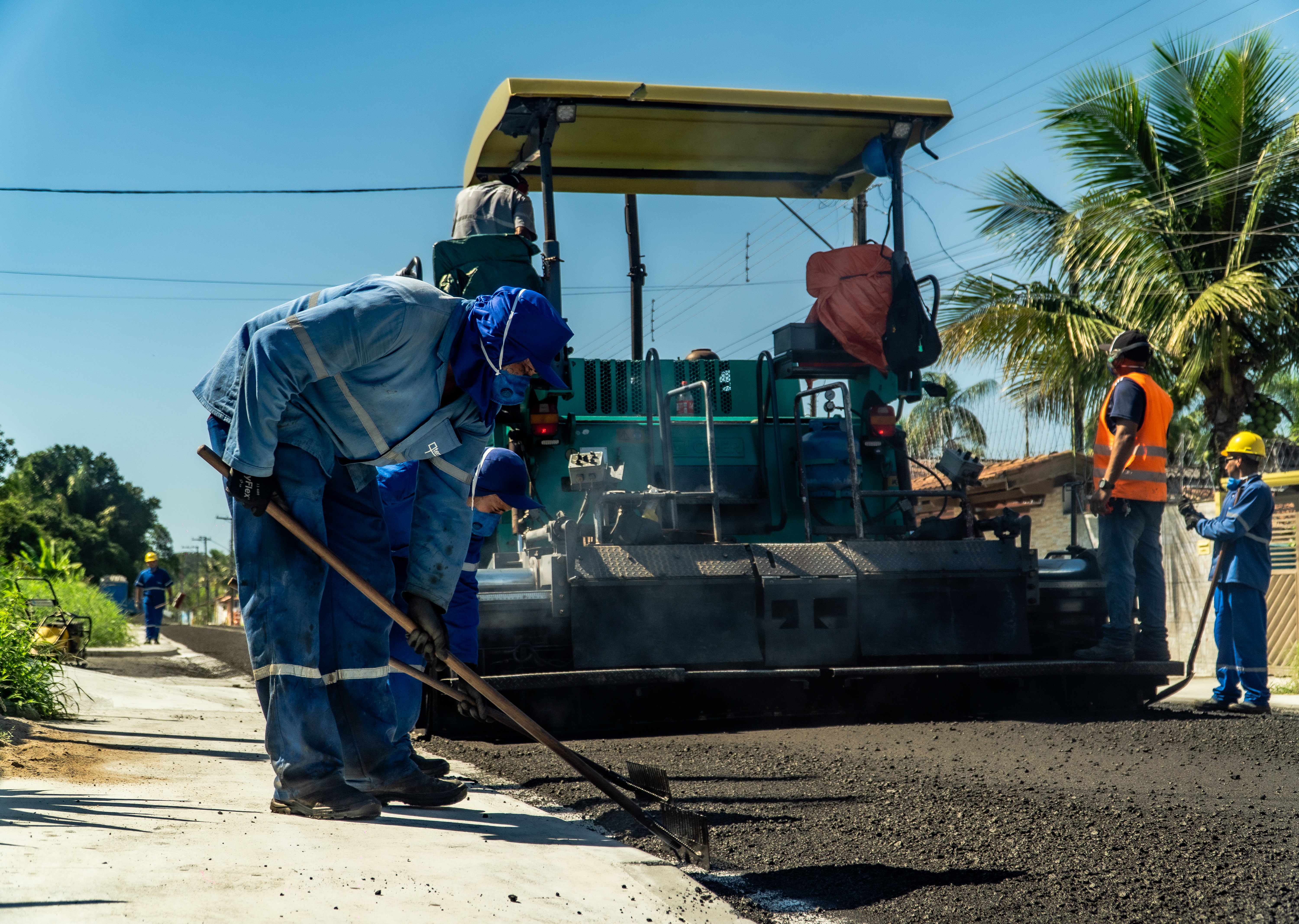 Urbanização do Vista Linda avança com asfalto, nova praça e Complexo de Segurança, em Bertioga (SP)