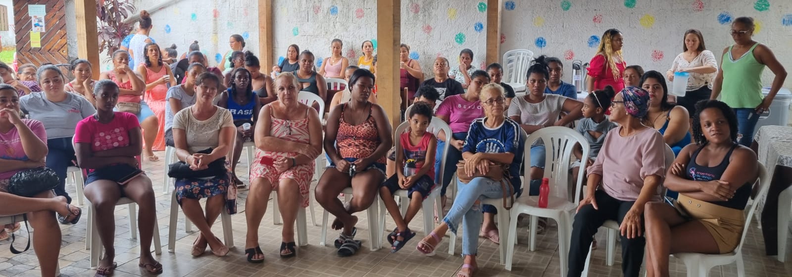 Creas de Bertioga realiza roda de conversa sobre vivências das mulheres