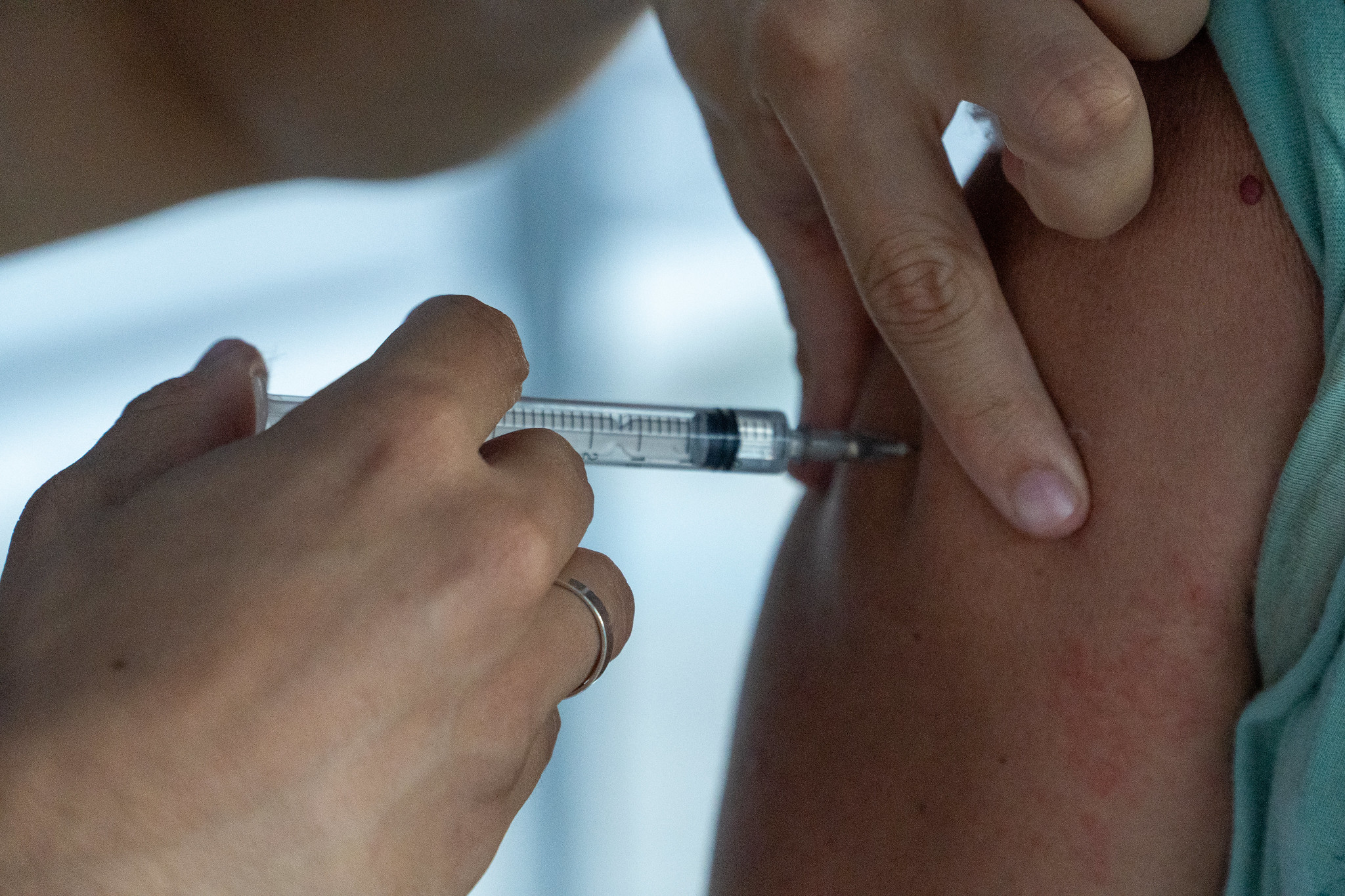 Bertioga amplia postos de vacinação contra a dengue