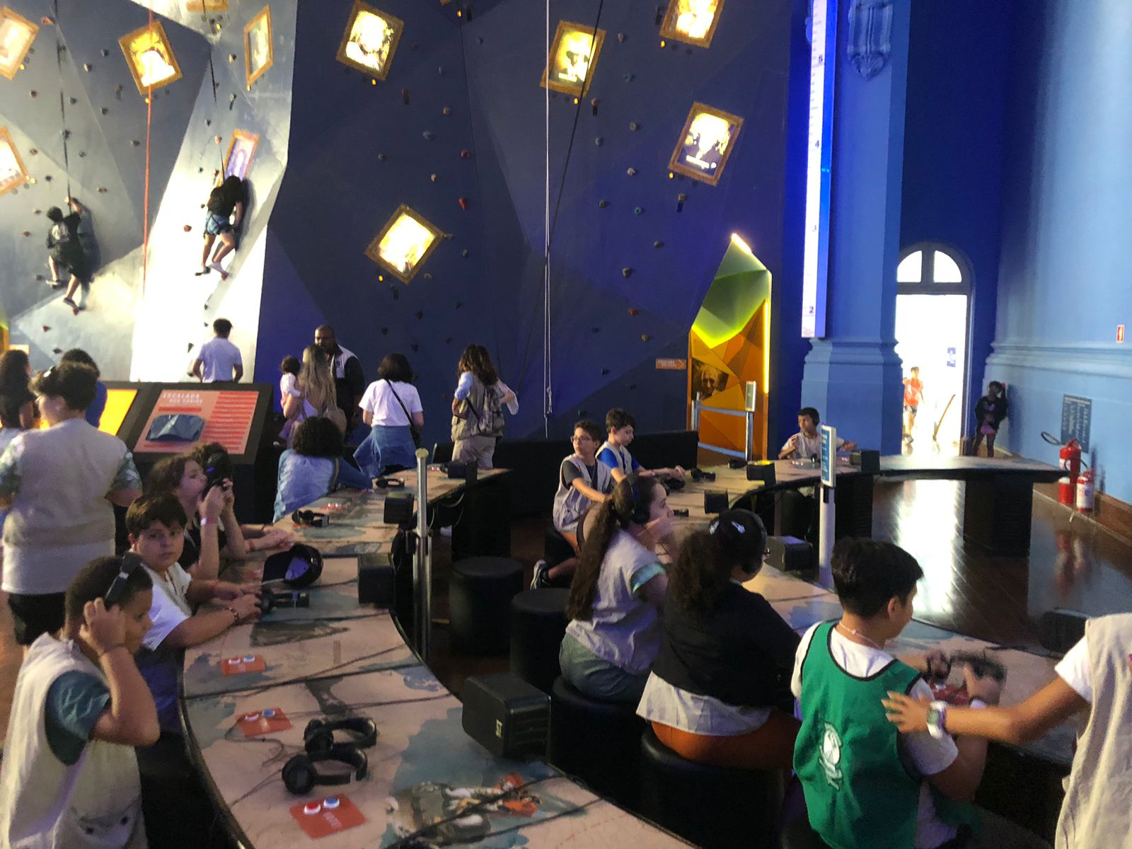 Alunos do curso de férias visitam Museu Catavento