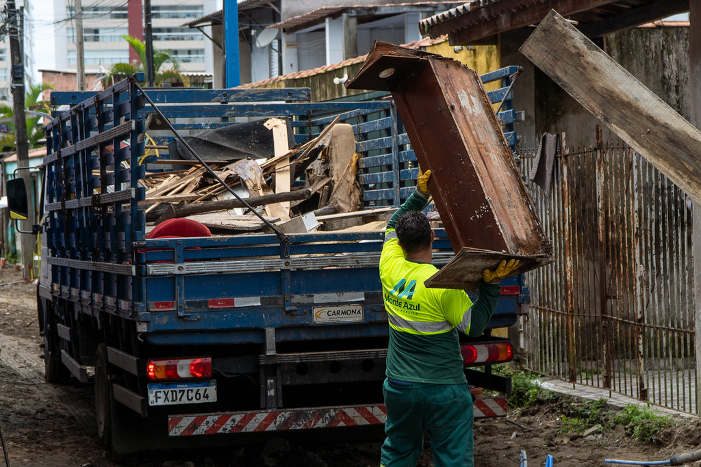 Prefeitura intensifica ações de combate à dengue com força-tarefa nos bairros